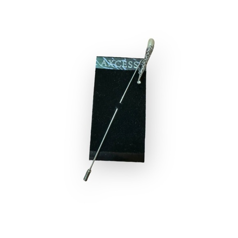 NWT Women’s AXCESS Vintage Silver and Pearl Lapel Pin